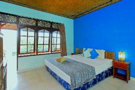 Nusa Lembongan Hotels, Aircon King bed rooms.