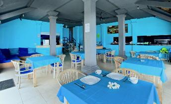 Nusa Lembongan hotels beachfront restaurant