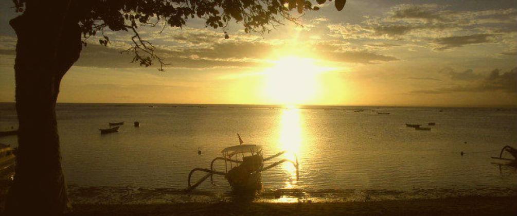 Nusa Lembongan Sunset from Mainski Lembongan Resort Hotel Accommodation, Bali