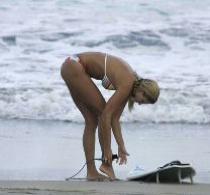 Girls surf Nusa Lembongan, Balii too!