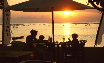 Mainski, Nusa Lembongan Resort Hotel. Jungut Batu, sunset beach.