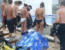 Dive class at Mainski pool, Nusa Lembongan Resort Hotel, Bali.