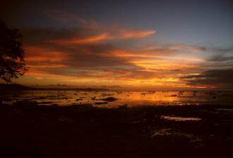 Eerie sunset at Mainski, Nusa Lembongan Resort Hotel, Sunset Beach.