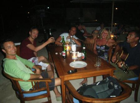 Mainski accommodation guests have fun on Nusa Lembongan, Bali.