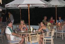 Nusa lembongan hotel. Beachside dining